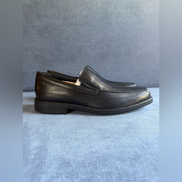 Clarks Cosgrove Free Loafer Men’s SZ 13M Black Leather Slip On Comfort Shoe New